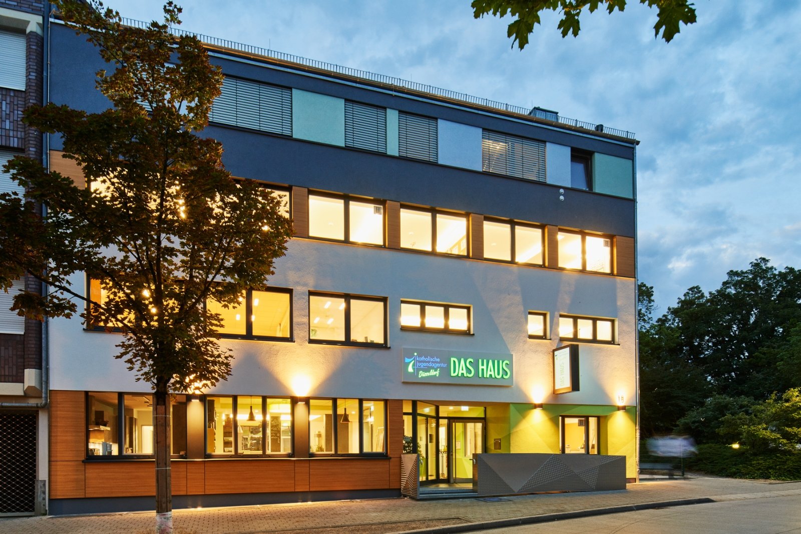 Außenansicht der Jugendeinrichtung Das Haus - die OT in Neuss