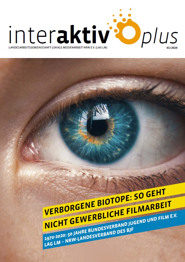 Titel der interaktiv plus, Nahaufnahme eines blauen Auges